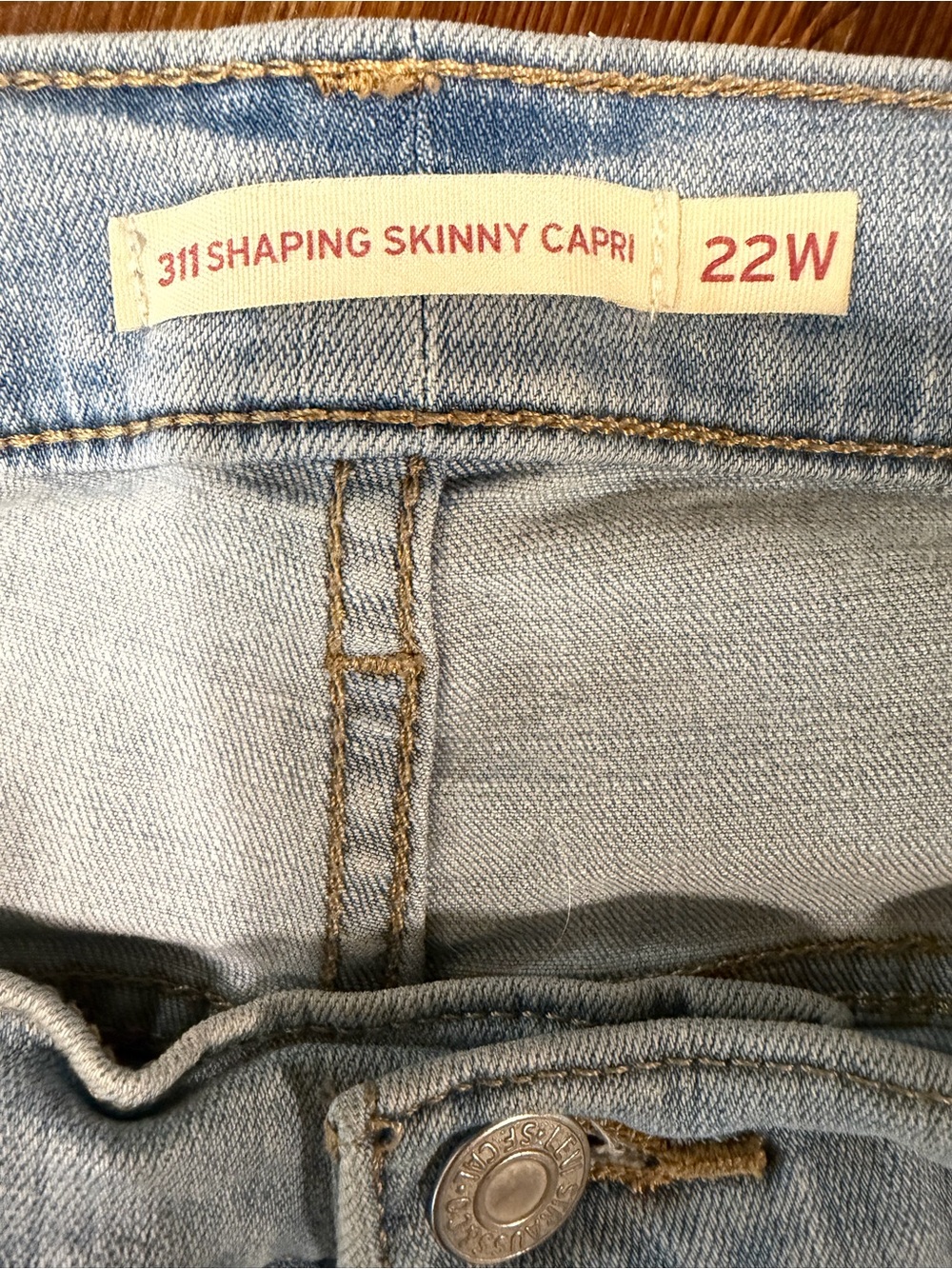Levi’s 311 Shaping Skinny Capri Jeans Light Wash Plus Size 22W Stretch - Picture 8 of 10